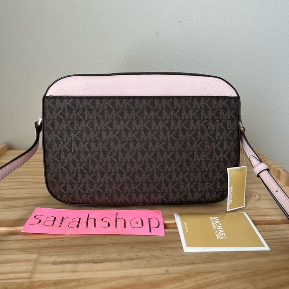 🌼Michael Kors Purse - Picture 2 of 15